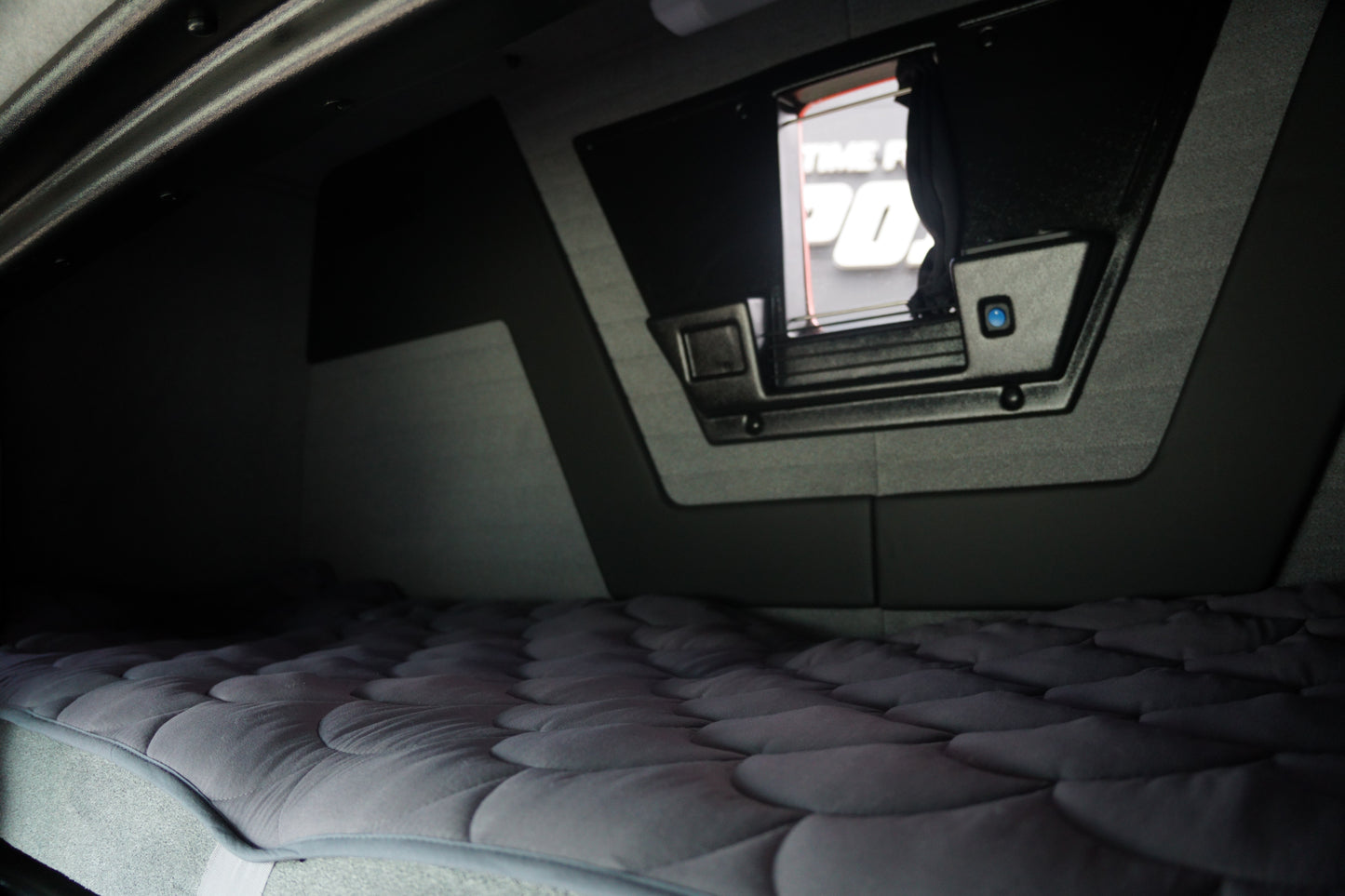 Fenster Schlafkabine Pritschenwagen