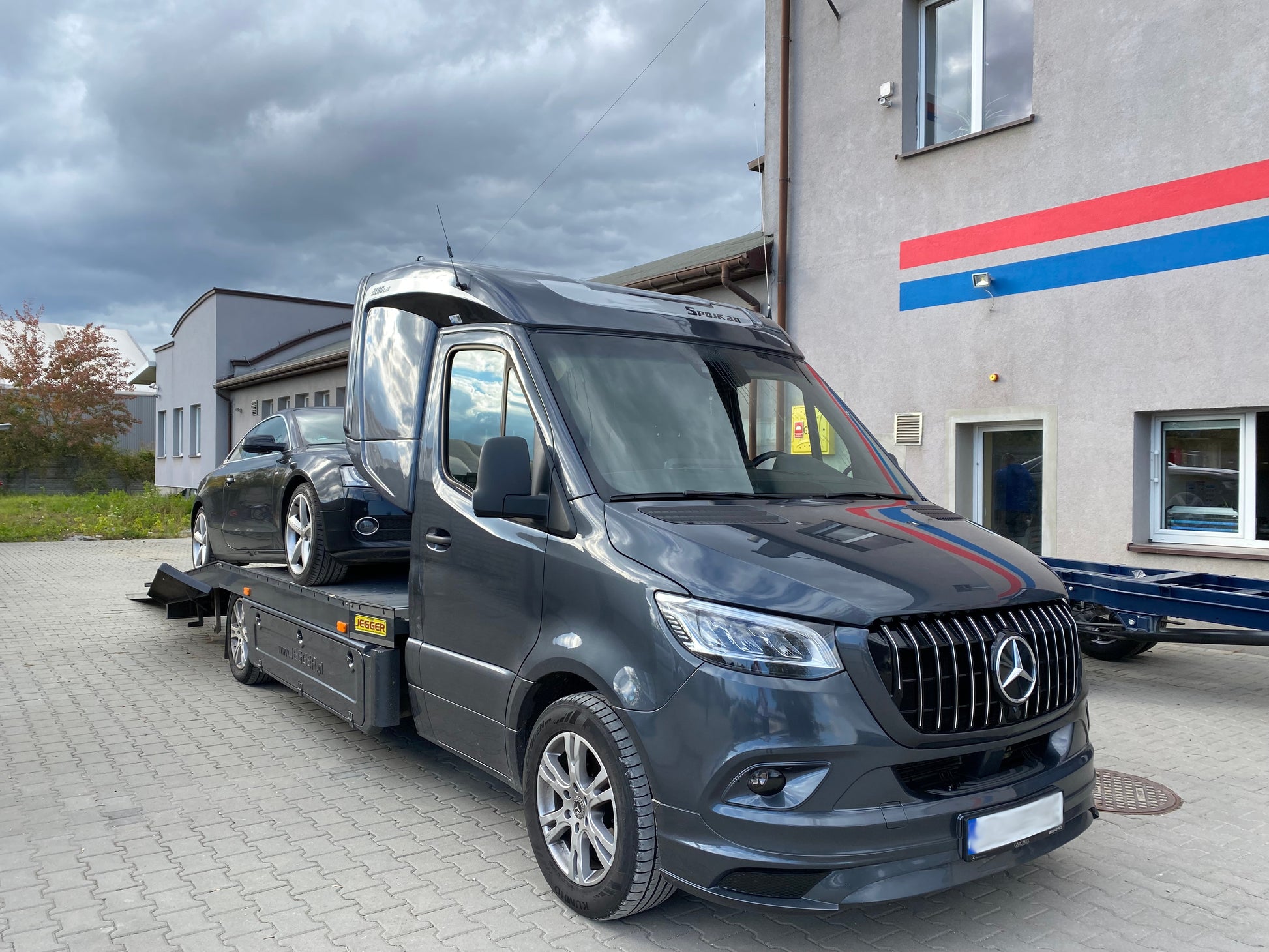 Abschleppwagen Sprinter Schlafkabine SLIM