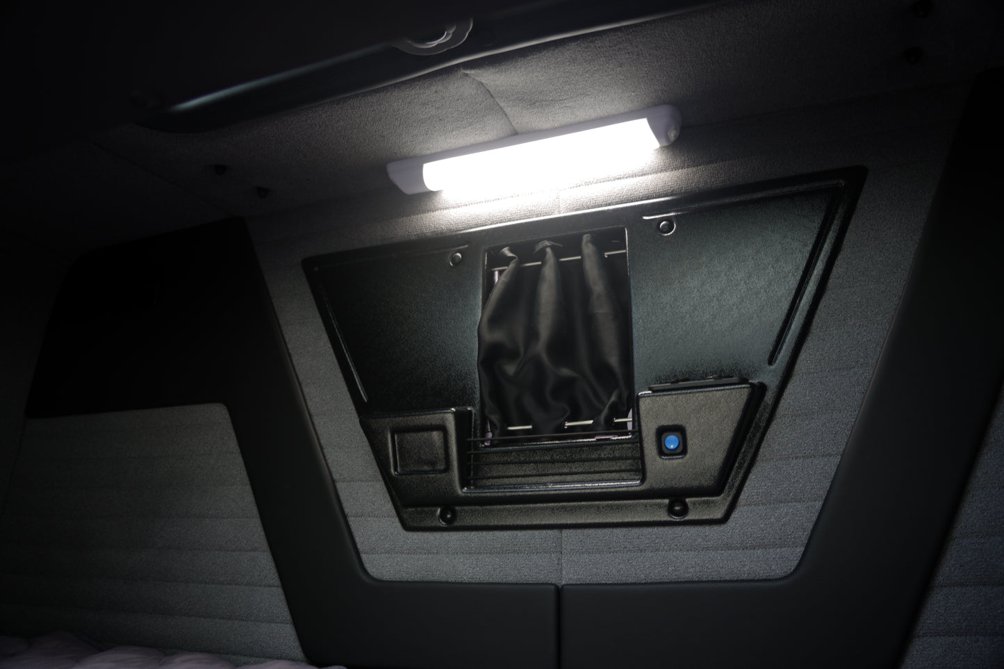Bett in Abschleppauto Iveco Daily