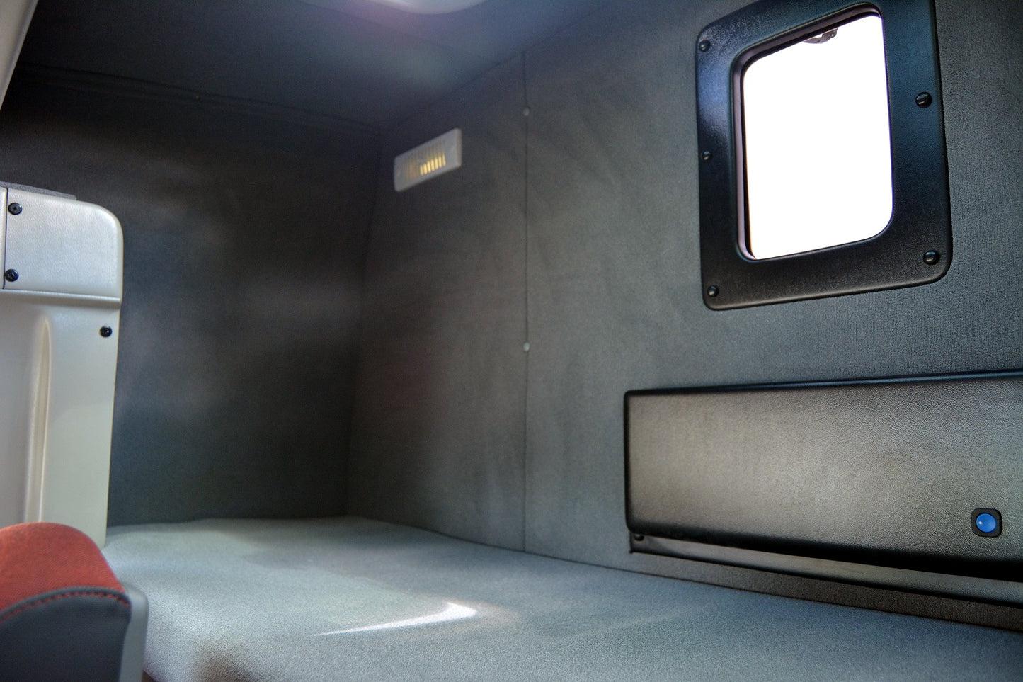 Bett Fenster Kabine Abschleppwagen ÖAMTC