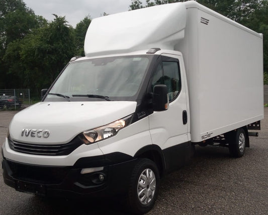 Dachspoiler Iveco Daily geklebt