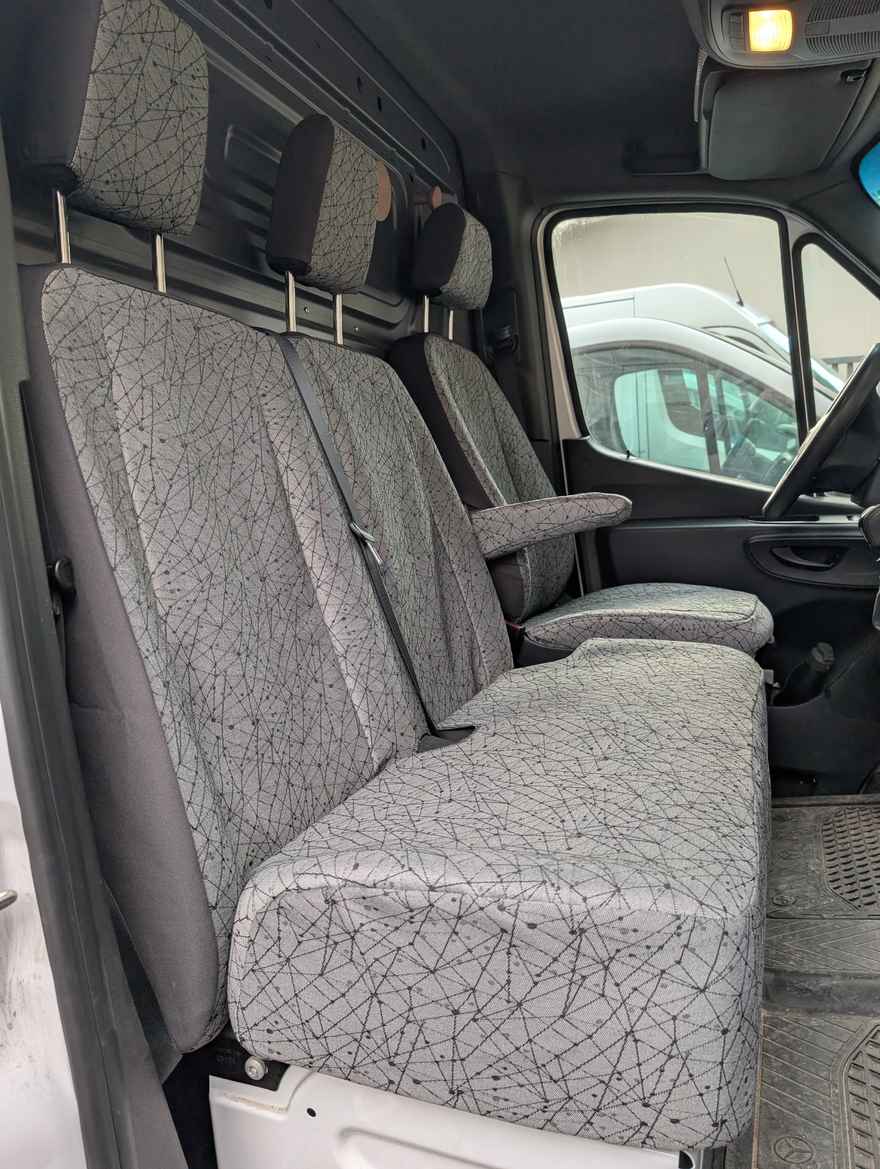 Stoffbezug Sprinter 907 Dreierbank, modernes geometrisches Muster
