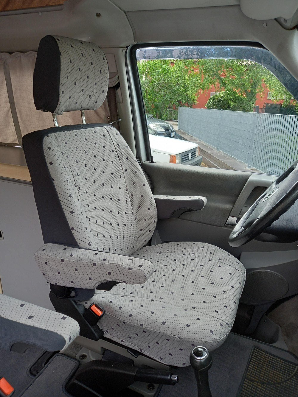 Stoffbezug TN60R gepunktet, Transporter-Einzelsitz, frischer Look