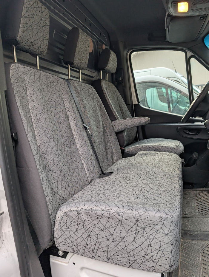 Mercedes Sprinter s potahy sedadel z látky