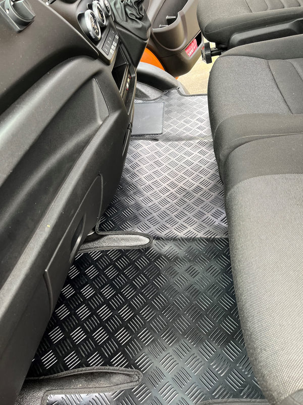 Gummi-Fußmatte IVECO Daily, Riffelblech-Optik