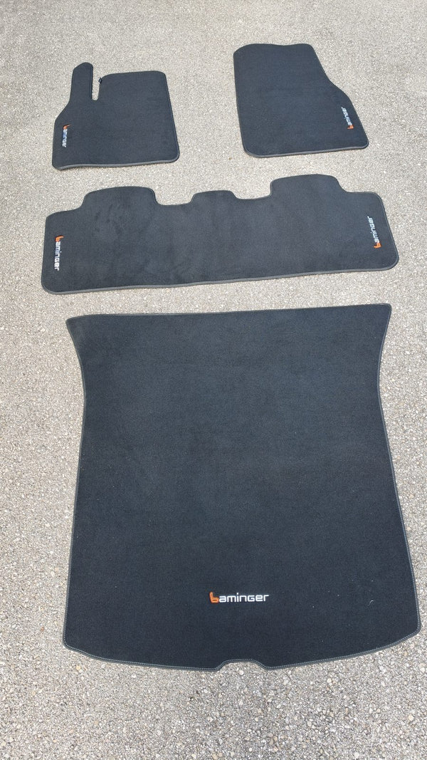 Teppich-Fußmatte mit Baminger-Logo, Tesla Model Y