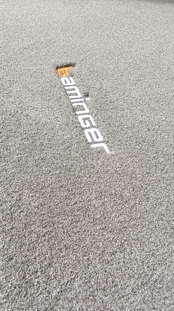 Teppich-Fußmatte mit Baminger-Logo, Tesla Model Y