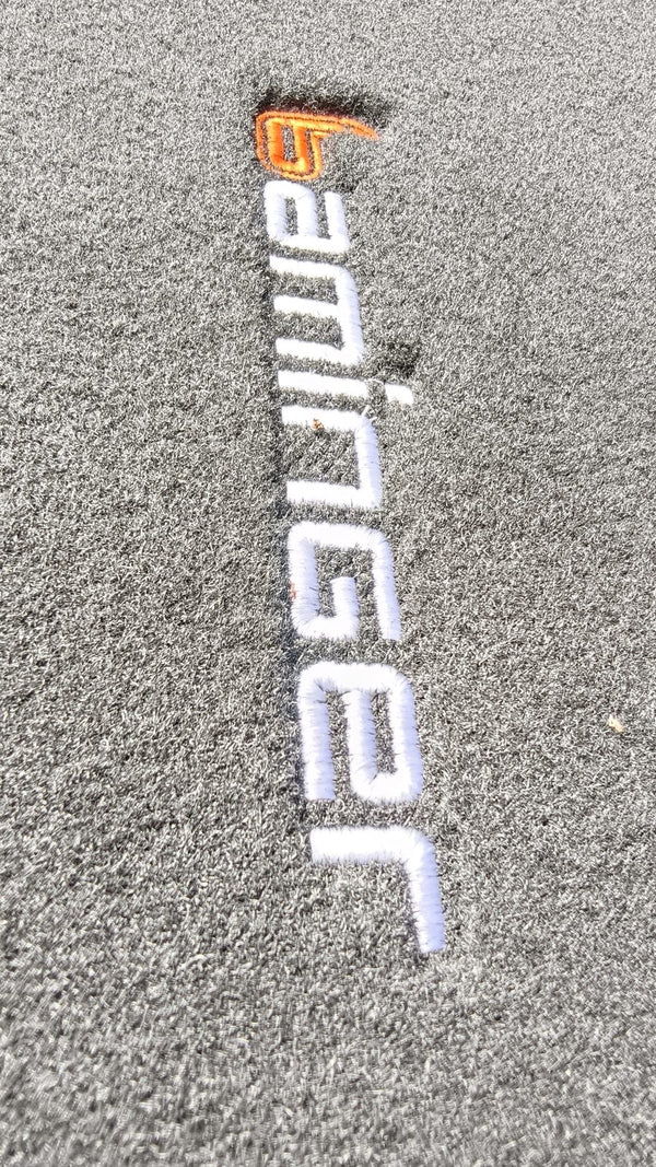Teppich-Fußmatte mit Baminger-Logo, Tesla Model Y